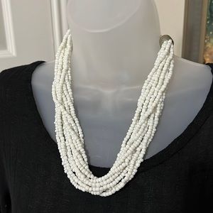 Simple White Bead Chunky Necklace